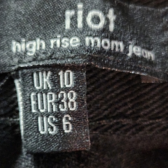 Riot high rise mom jeans Distressed denim ripped size 6 color black - Picture 6 of 6